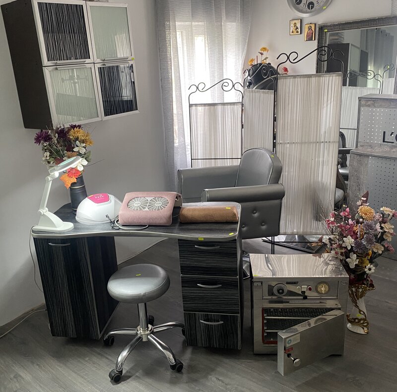 Mobilier salon coafor.