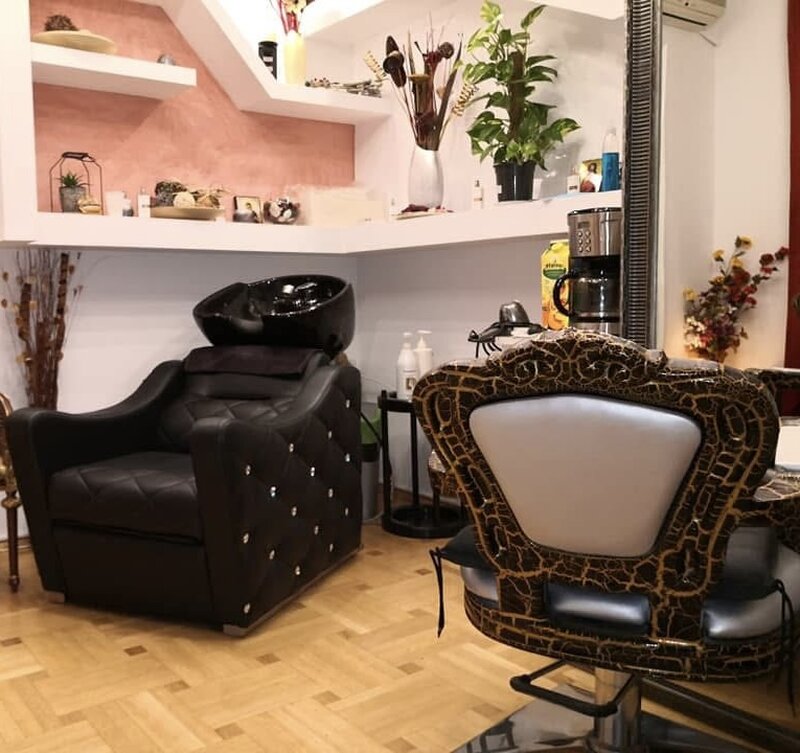 Mobilier salon coafor.