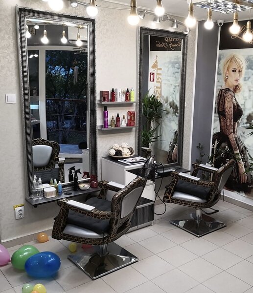 Mobilier salon coafor.