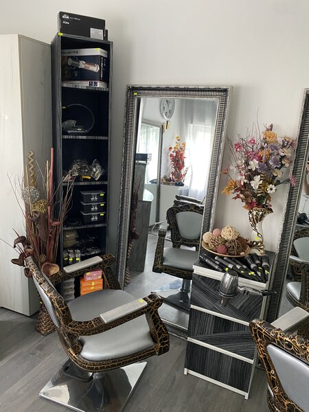 Mobilier salon coafor.
