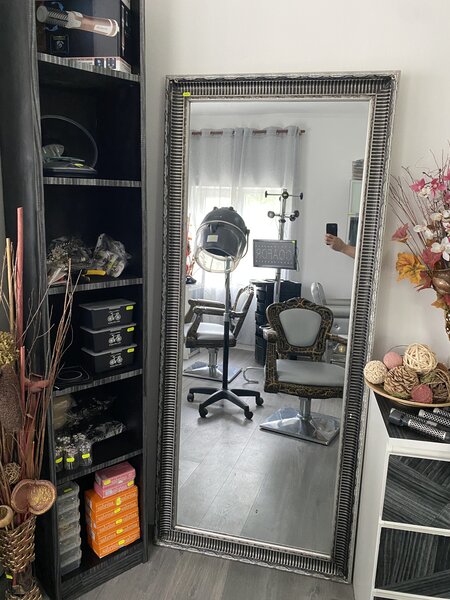 Mobilier salon coafor.