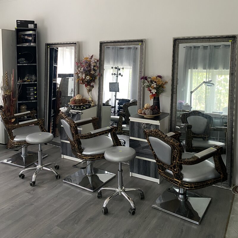 Mobilier salon coafor.