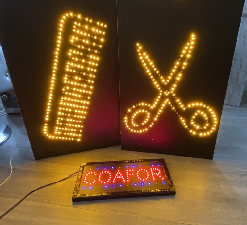 Mobilier salon coafor.